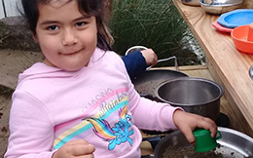 mud-kitchen-02.jpg